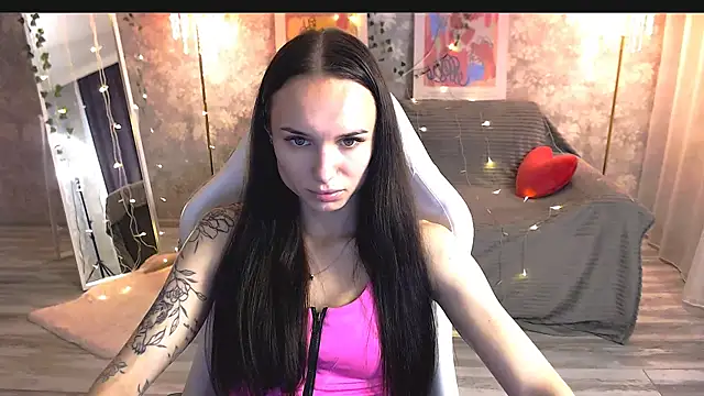 NicoleMerz online show from 14, 6, 2026