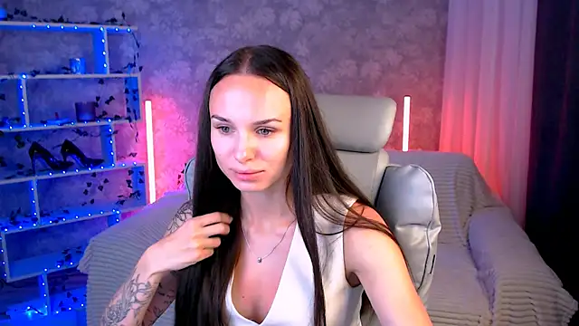 NicoleMerz online show from 13, 7, 2026
