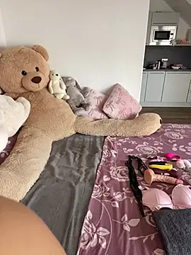 MimiLliiyy online show from 13, 7, 2026