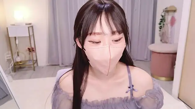 YURInya  online show from 7, 6, 2026