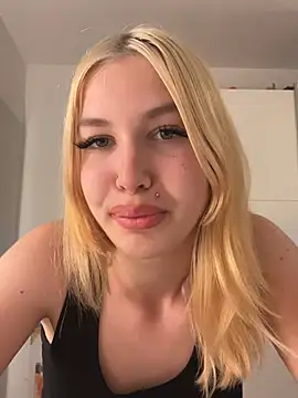 Snapshot of MilaaXOO chatting on 1, 7, 2026 MilaaXOO online show from 1, 7, 2026