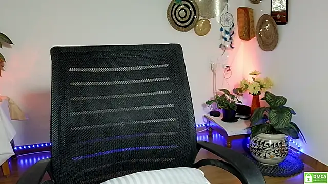 Yalinahotty online show from 5, 7, 2026