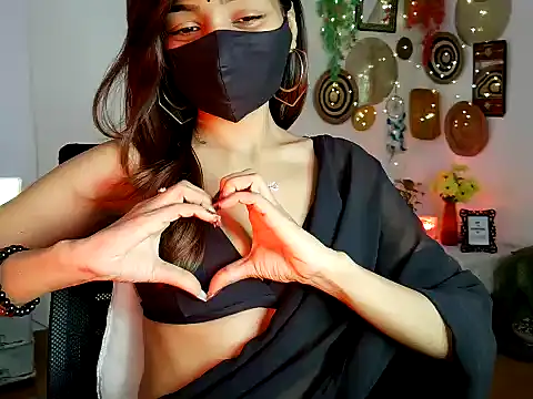 Yalinahotty online show from 11, 6, 2026