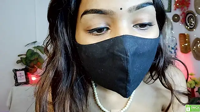 Yalinahotty online show from 6, 7, 2026