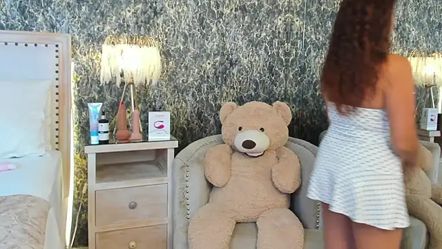 JazmiiMilf online show from 24, 6, 2026