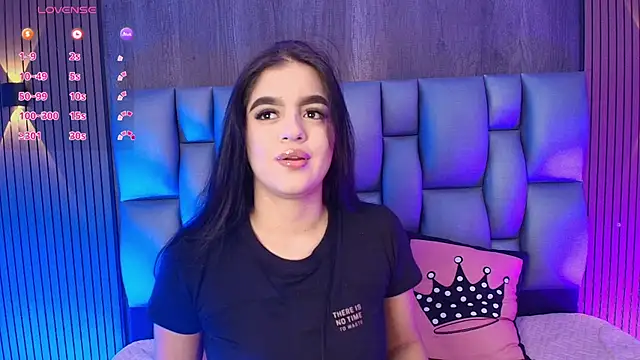 Snapshot of sophi_taylor chatting on 11, 7, 2026 sophi taylor online show from 11, 7, 2026