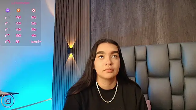 Snapshot of sophi_taylor chatting on 16, 7, 2026 sophi taylor online show from 16, 7, 2026