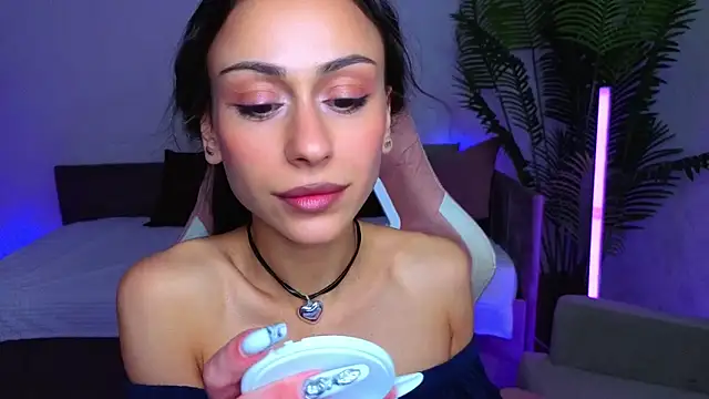 Petite Moly online show from 29, 5, 2026