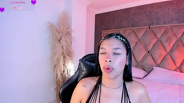 ThaliaHall 1 online show from 10, 6, 2026