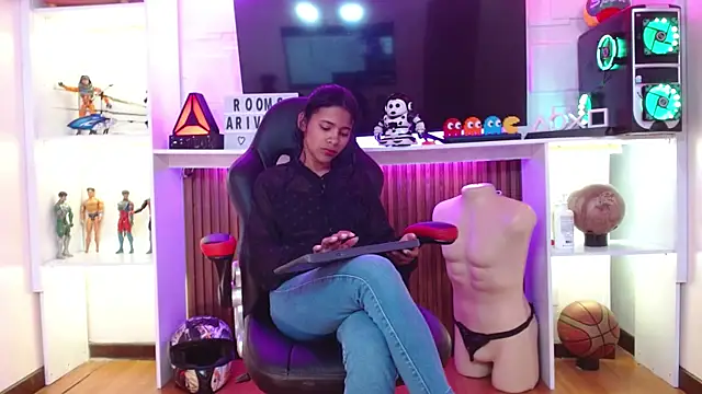  QueenMarilyn online show from 16, 6, 2026