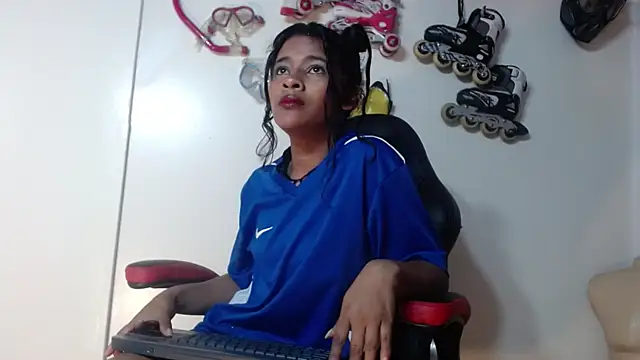  QueenMarilyn online show from 24, 6, 2026
