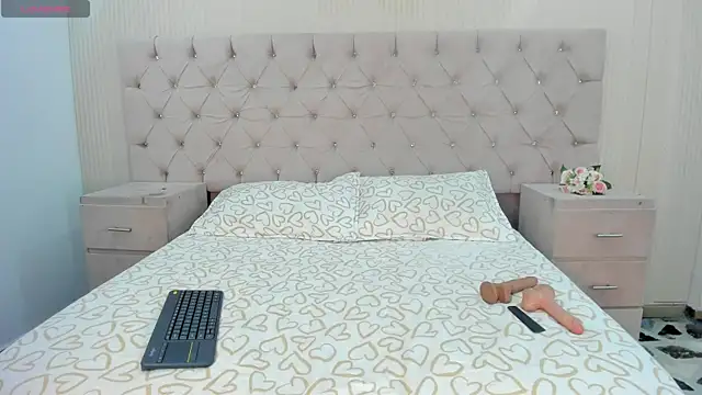 Snapshot of LizzyBrooks1 chatting on 14, 7, 2026 LizzyBrooks1 online show from 14, 7, 2026