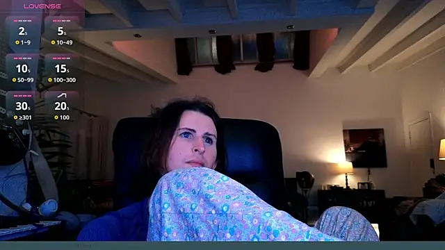 Snapshot of noellenoir chatting on 9, 6, 2026 noellenoir online show from 9, 6, 2026