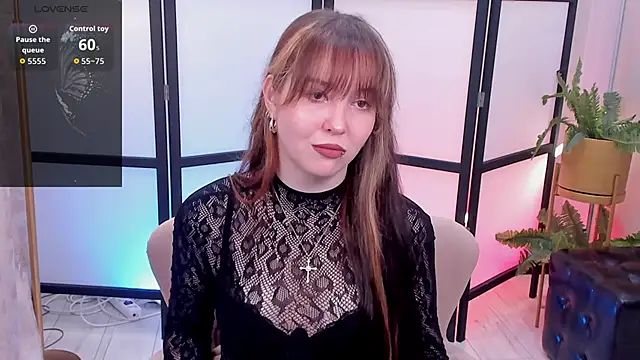Snapshot of Hyuna_Flowers chatting on 7, 6, 2026 Hyuna Flowers online show from 7, 6, 2026