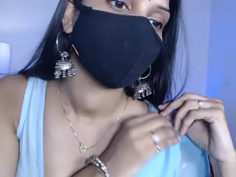 Snapshot of Sensual-bella chatting on 18, 6, 2026 Sensual-bella online show from 18, 6, 2026
