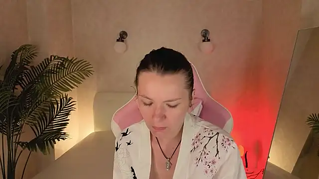 Snapshot of kira_hatti chatting on 2, 7, 2026 kira hatti online show from 2, 7, 2026