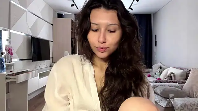 Alicekitty67 online show from 15, 7, 2026