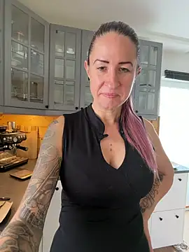 GermanMilfJasmin online show from 13, 6, 2026