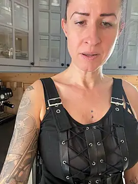 GermanMilfJasmin online show from 10, 6, 2026
