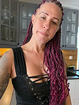 GermanMilfJasmin online show from 3, 7, 2026