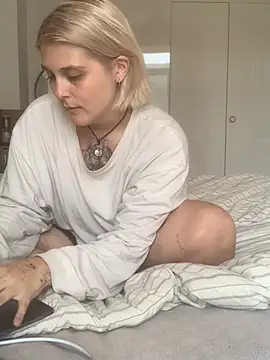 Ella Bloom online show from 19, 6, 2026