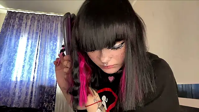 HolyCute online show from 31, 5, 2026