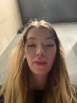 Dreamy Mia online show from 4, 6, 2026