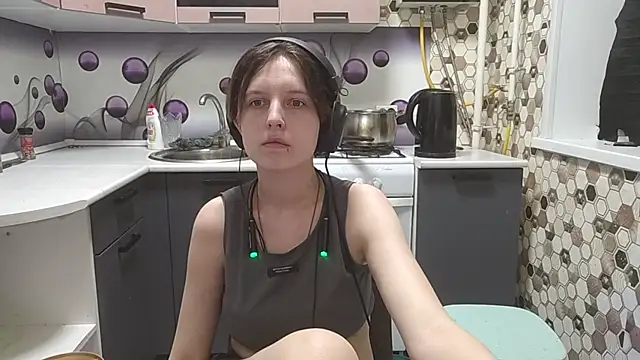 Snapshot of Saranade chatting on 5, 7, 2026 Saranade online show from 5, 7, 2026