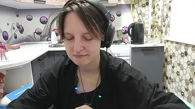 Snapshot of Saranade chatting on 19, 6, 2026 Saranade online show from 19, 6, 2026
