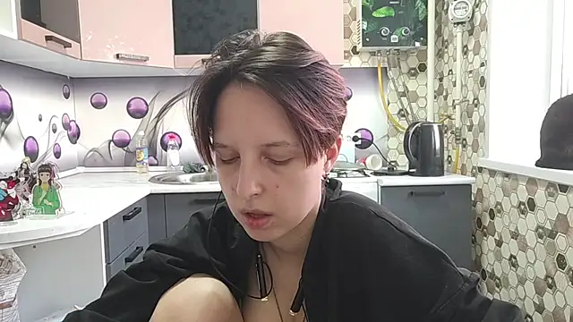 Snapshot of Saranade chatting on 14, 6, 2026 Saranade online show from 14, 6, 2026