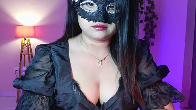 Red Heart  online show from 9, 7, 2026