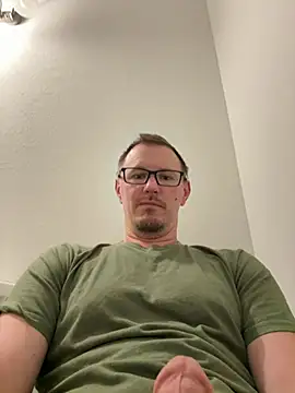 Snapshot of Hardpaul85 chatting on 3, 7, 2026 Hardpaul85 online show from 3, 7, 2026