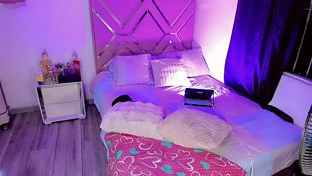 dayana sweetx online show from 8, 7, 2026