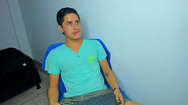 Snapshot of wickedboy_twin1 chatting on 28, 5, 2026 wickedboy twin1 online show from 28, 5, 2026