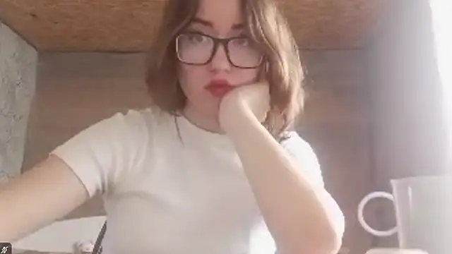 Snapshot of OliviaMoment chatting on 29, 6, 2026 OliviaMoment online show from 29, 6, 2026