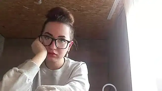 OliviaMoment online show from 29, 5, 2026