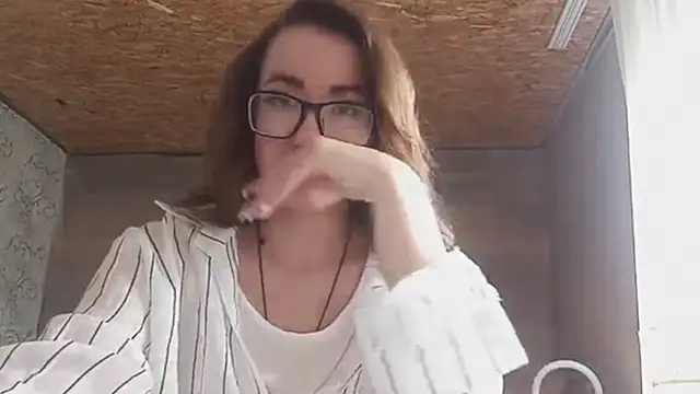 Snapshot of OliviaMoment chatting on 15, 6, 2026 OliviaMoment online show from 15, 6, 2026