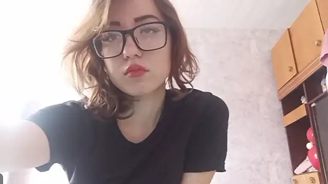 Snapshot of OliviaMoment chatting on 18, 7, 2026 OliviaMoment online show from 18, 7, 2026