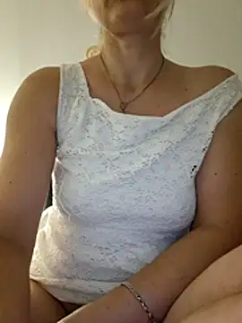 Snapshot of Alaska-perla chatting on 8, 7, 2026 Alaska-perla online show from 8, 7, 2026