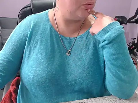 June Osborne online show from 29, 5, 2026
