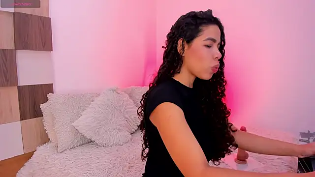 LarissaDesire online show from 1, 6, 2026