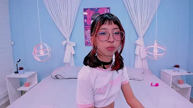 Snapshot of Venus_Rouge chatting on 8, 7, 2026 Venus Rouge online show from 8, 7, 2026