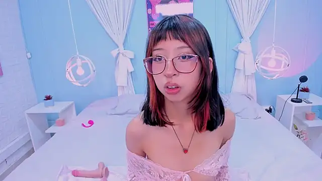 Snapshot of Venus_Rouge chatting on 10, 7, 2026 Venus Rouge online show from 10, 7, 2026