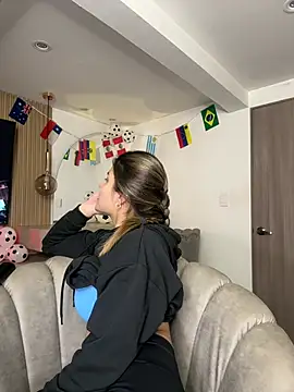 emilyvex online show from 23, 6, 2026
