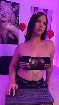 Lara petit online show from 14, 6, 2026