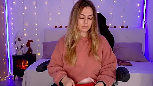 LindaWhite  online show from 15, 12, 2025