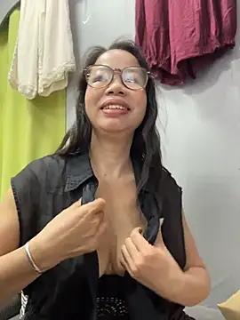 Snapshot of honghong_mother chatting on 15, 6, 2026 honghong mother online show from 15, 6, 2026