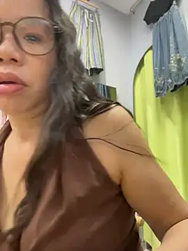Snapshot of honghong_mother chatting on 6, 7, 2026 honghong mother online show from 6, 7, 2026