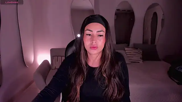 VictoriaBennetX online show from 18, 7, 2026