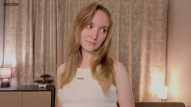 Snapshot of JenevaLitalien chatting on 19, 6, 2026 JenevaLitalien online show from 19, 6, 2026